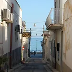 Bianco E Blu 3* مارينا دي راغوزا