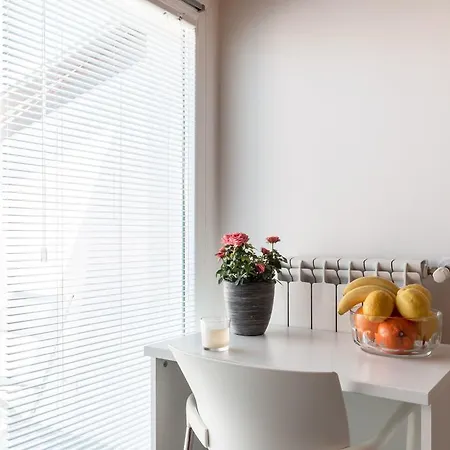 Bianco E Blu مارينا دي راغوزا